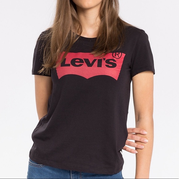Levi’s Tee - Picture 1 of 4